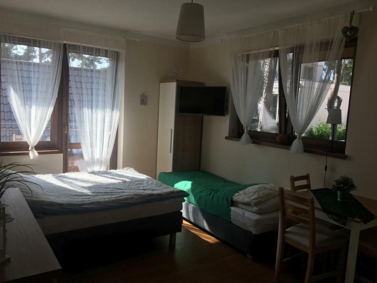 Sosnowa Mila - Domy I Apartamenty Pobierowo Buitenkant foto